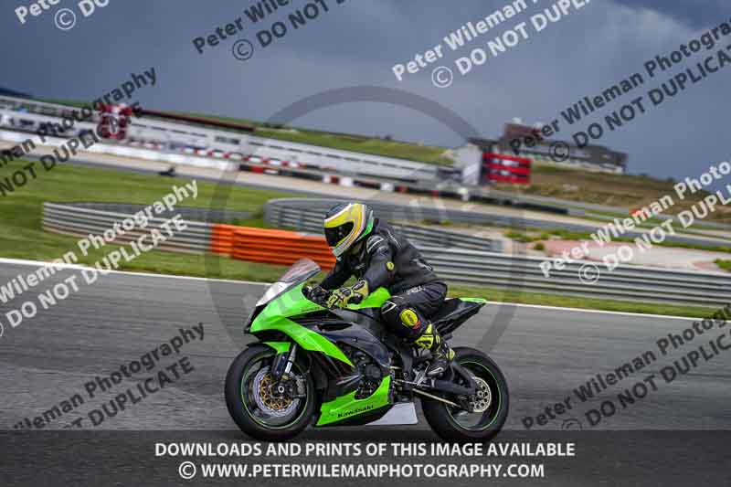 cadwell no limits trackday;cadwell park;cadwell park photographs;cadwell trackday photographs;enduro digital images;event digital images;eventdigitalimages;navarra;no limits trackdays;peter wileman photography;racing digital images;trackday digital images;trackday photos